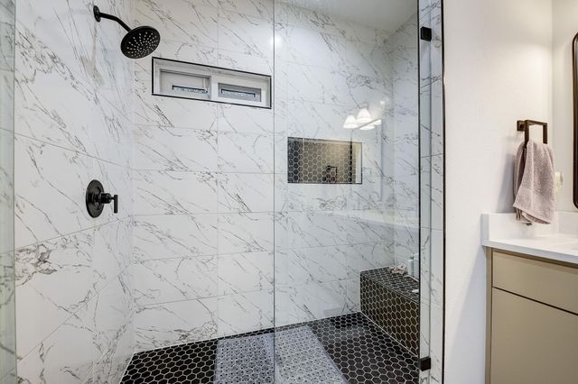 5807 Black Pine Circle, Granbury, TX 76048