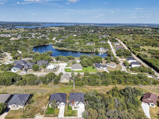 5807 Black Pine Circle, Granbury, TX 76048