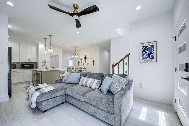 5807 Black Pine Circle, Granbury, TX 76048