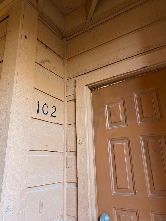 1305 West Villa Maria Road E102, Bryan, TX 77801