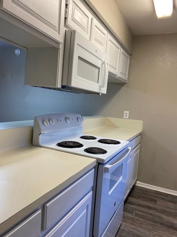 1305 West Villa Maria Road E102, Bryan, TX 77801 — photo 4