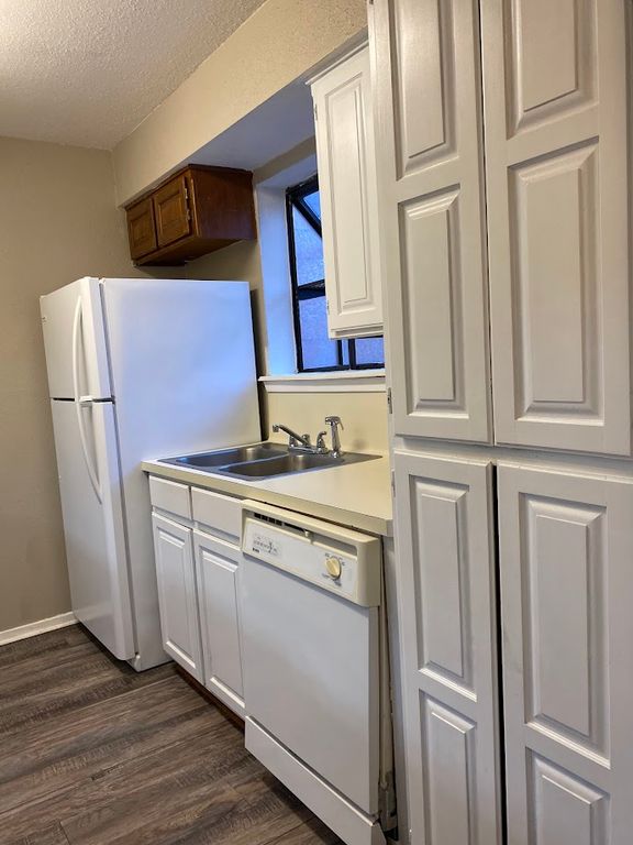 1305 West Villa Maria Road E102, Bryan, TX 77801 — photo 5