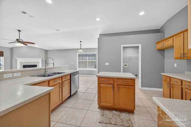 6437 Sarasota St, Pensacola, FL 32526