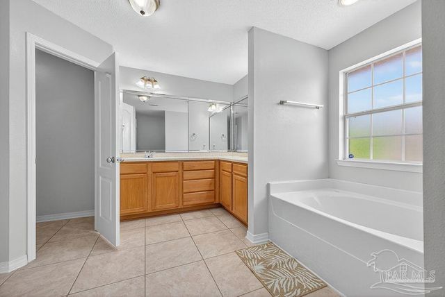 6437 Sarasota St, Pensacola, FL 32526