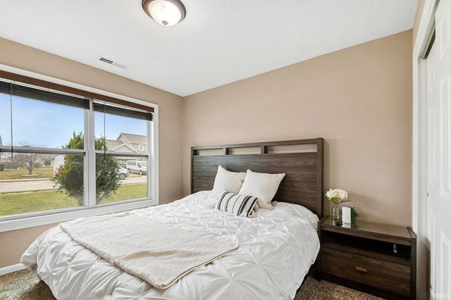 18340 Barrington Drive, New Paris, IN 46553