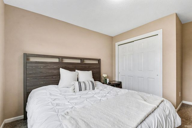 18340 Barrington Drive, New Paris, IN 46553