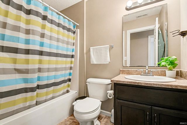 18340 Barrington Drive, New Paris, IN 46553