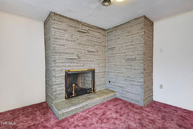 228 Sioux Road, Bristol, VA 24201