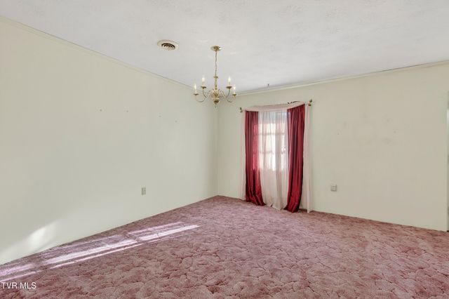 228 Sioux Road, Bristol, VA 24201