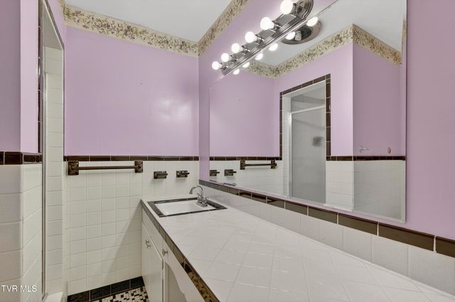 228 Sioux Road, Bristol, VA 24201