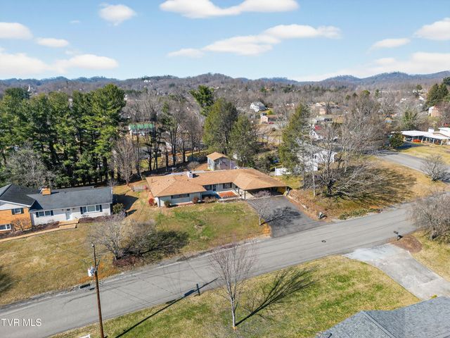 228 Sioux Road, Bristol, VA 24201