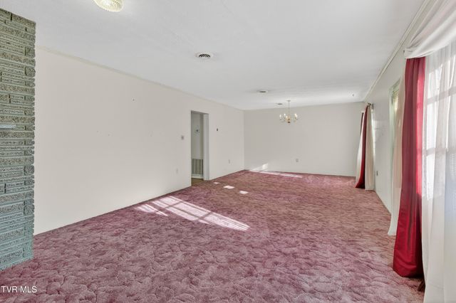 228 Sioux Road, Bristol, VA 24201