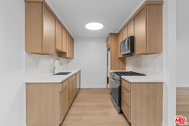 4442 Kingswell Avenue 1, Los Angeles, CA 90027