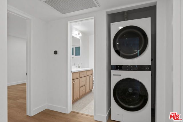 4442 Kingswell Avenue 1, Los Angeles, CA 90027