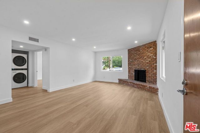 4442 Kingswell Avenue 1, Los Angeles, CA 90027