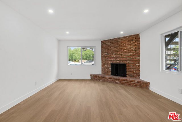 4442 Kingswell Avenue 1, Los Angeles, CA 90027
