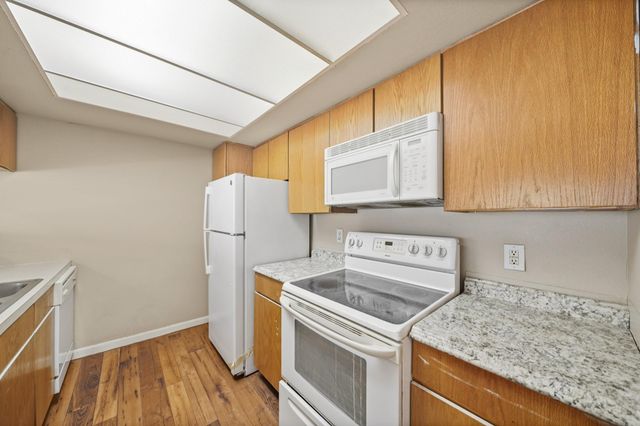 2824 S Bartell Drive 212, Houston, TX 77054