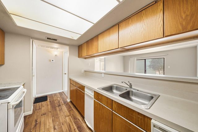 2824 S Bartell Drive 212, Houston, TX 77054