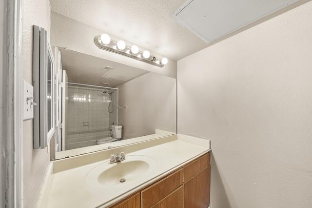 2824 S Bartell Drive 212, Houston, TX 77054