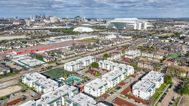 2824 S Bartell Drive 212, Houston, TX 77054