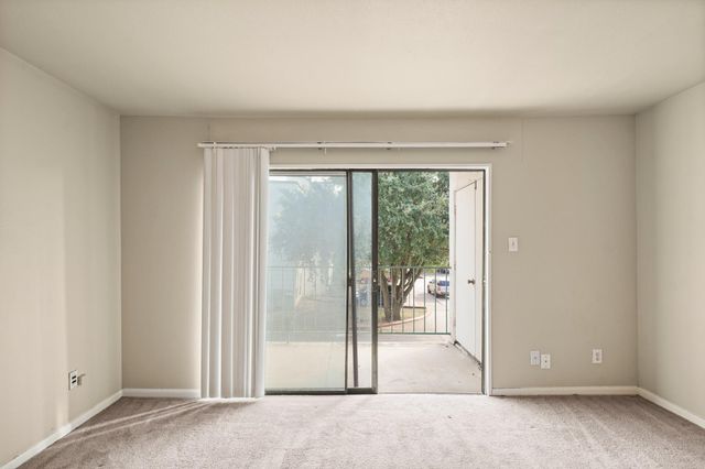 2824 S Bartell Drive 212, Houston, TX 77054