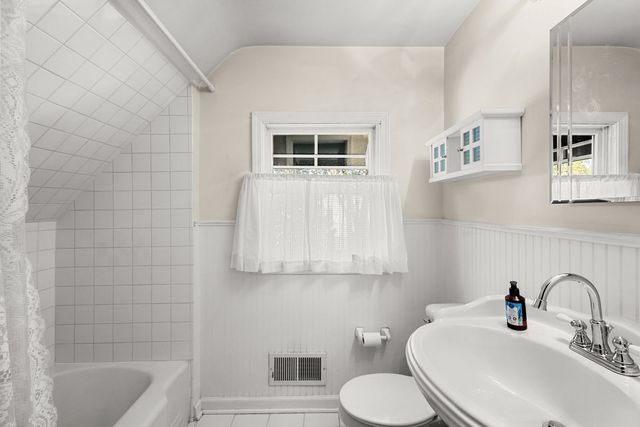 6901 Church Street, Morton Grove, IL 60053