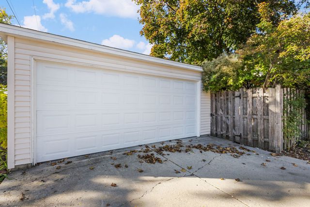 6901 Church Street, Morton Grove, IL 60053