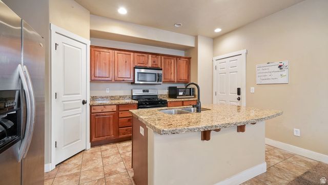 3075 S CREWS HILL COURT CT, West Valley City, UT 84120