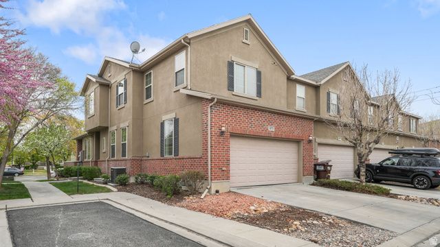 3075 S CREWS HILL COURT CT, West Valley City, UT 84120
