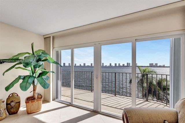 801 Lake Shore Drive 403, Lake Park, FL 33403