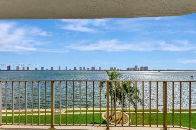 801 Lake Shore Drive 403, Lake Park, FL 33403