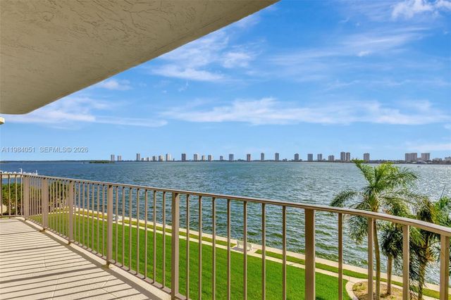 801 Lake Shore Drive 403, Lake Park, FL 33403