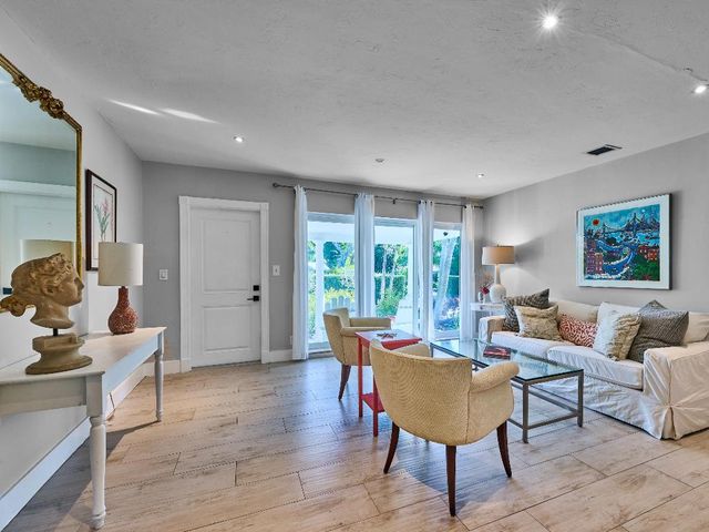 301 NW 3rd Court, Boca Raton, FL 33432