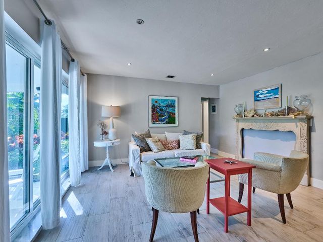 301 NW 3rd Court, Boca Raton, FL 33432