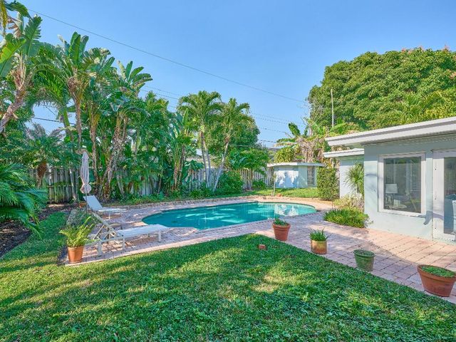 301 NW 3rd Court, Boca Raton, FL 33432