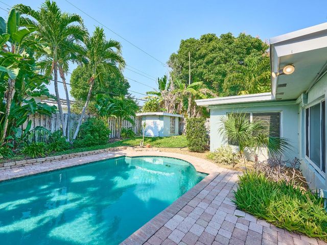 301 NW 3rd Court, Boca Raton, FL 33432
