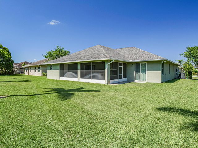 922 Yearling Trail, Sebastian, FL 32958