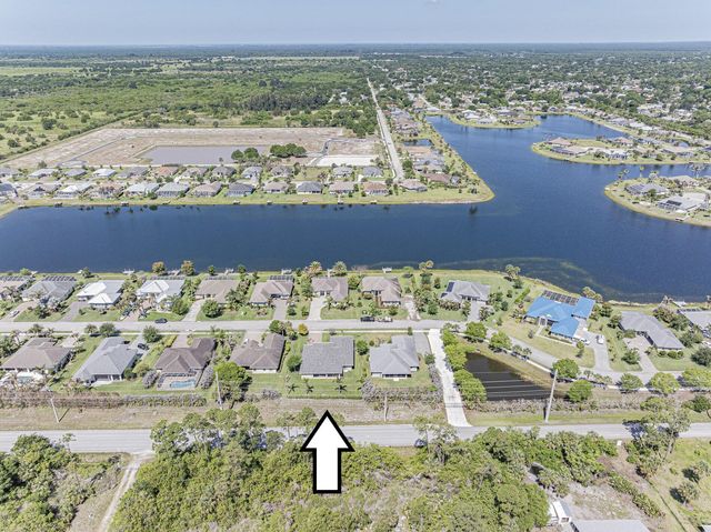 922 Yearling Trail, Sebastian, FL 32958