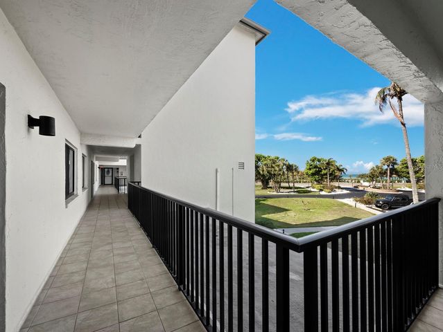 3540 GULF OF MEXICO DRIVE 102, Longboat Key, FL 34228