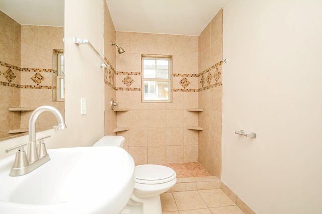 6018 Collingsworth Street 1, Houston, TX 77026