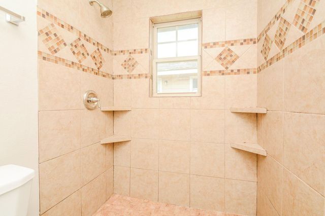 6018 Collingsworth Street 1, Houston, TX 77026