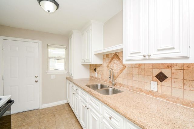6018 Collingsworth Street 1, Houston, TX 77026
