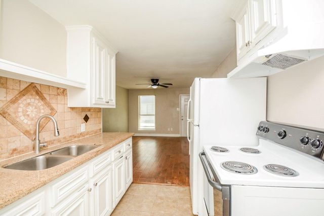 6018 Collingsworth Street 1, Houston, TX 77026