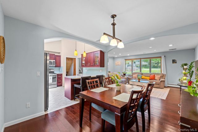 2463 N Pine Grove Court, Yorktown Heights, NY 10598