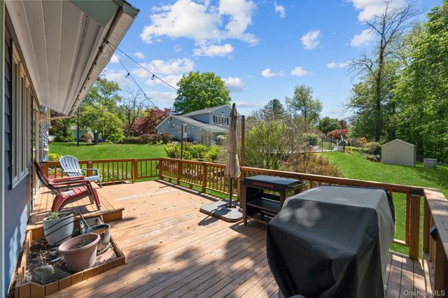 2463 N Pine Grove Court, Yorktown Heights, NY 10598