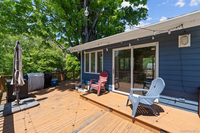 2463 N Pine Grove Court, Yorktown Heights, NY 10598