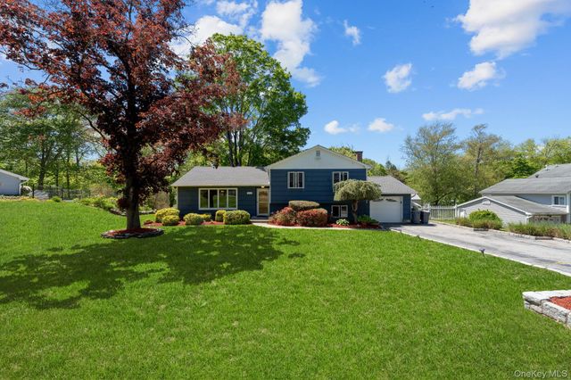 2463 N Pine Grove Court, Yorktown Heights, NY 10598