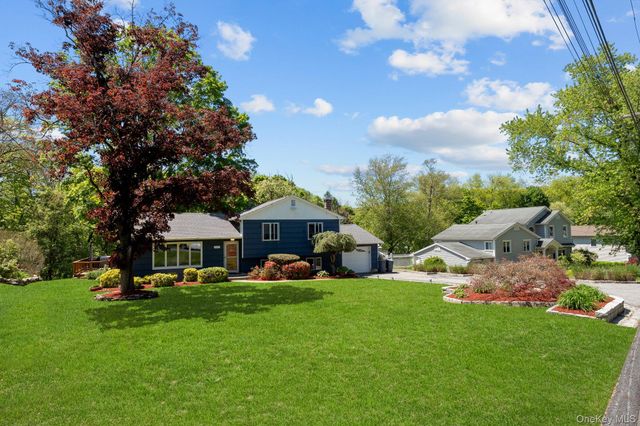 2463 N Pine Grove Court, Yorktown Heights, NY 10598