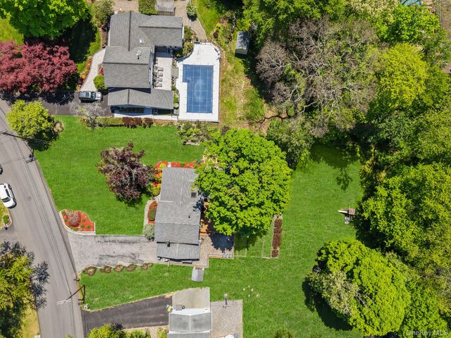 2463 N Pine Grove Court, Yorktown Heights, NY 10598