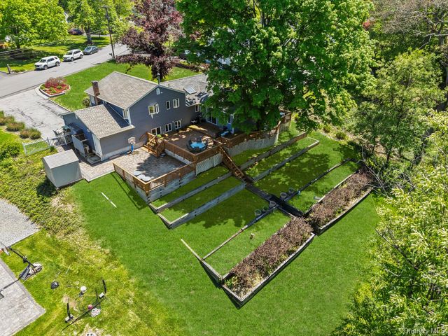 2463 N Pine Grove Court, Yorktown Heights, NY 10598